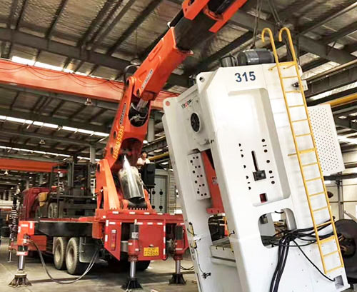 碧江附近随车吊出租，轻松解决运输难题