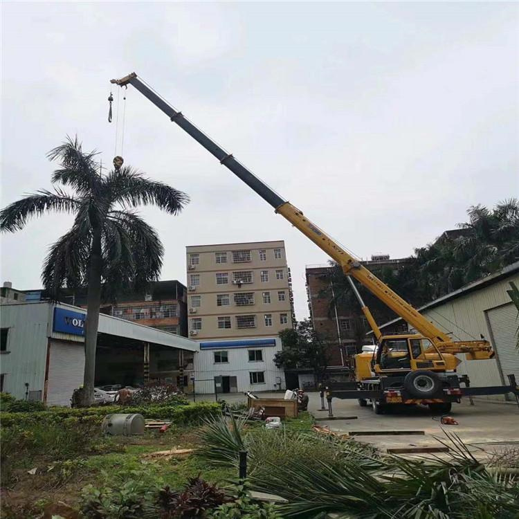 碧江12吨吊车出租一天的收费标准是什么